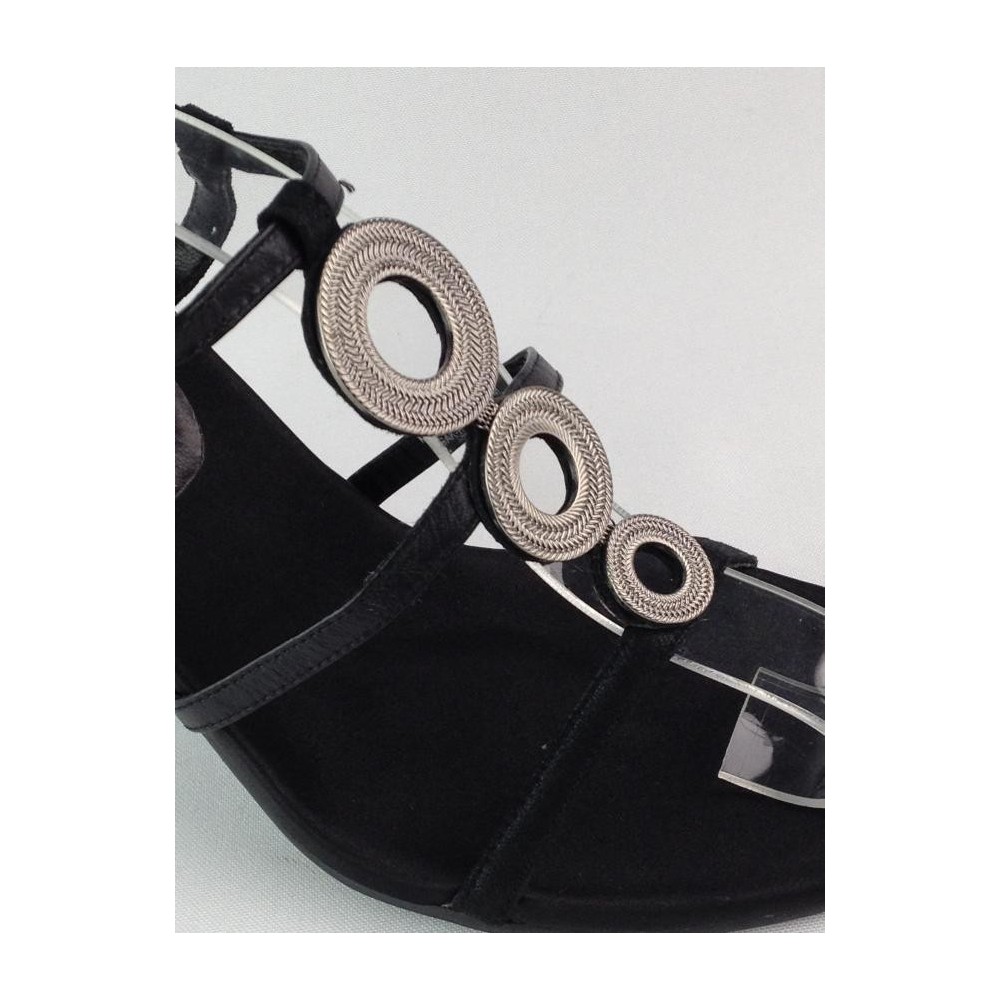 SANDÁLIA KENNETH COLE REACTION COM DETALHE