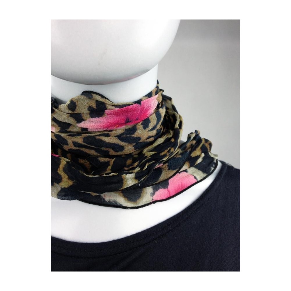 ÉCHARPE DASLU ANIMAL PRINT E HIBISCO