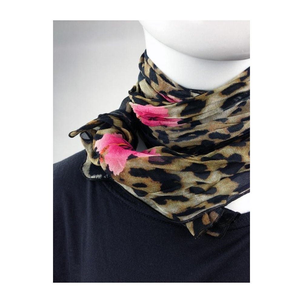 ÉCHARPE DASLU ANIMAL PRINT E HIBISCO