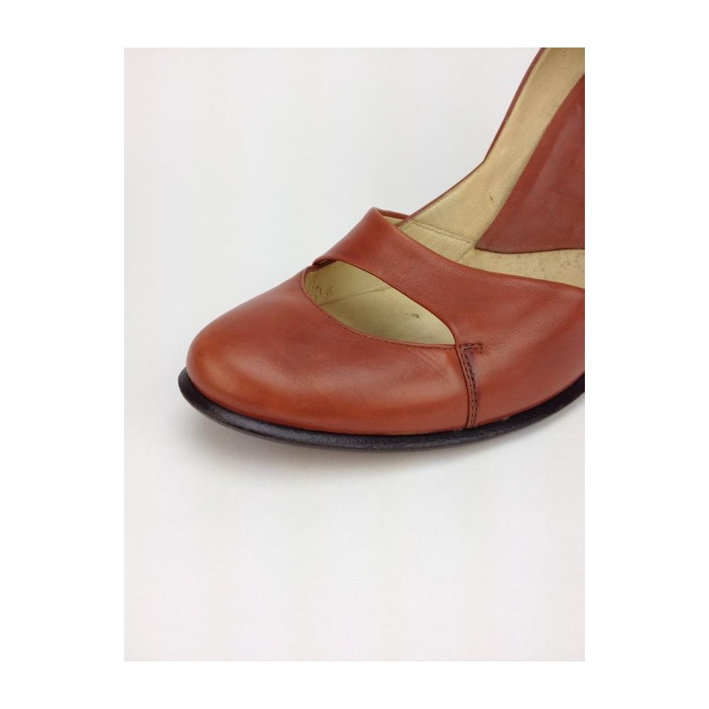 SAPATO POLLINI DE BICO REDONDO