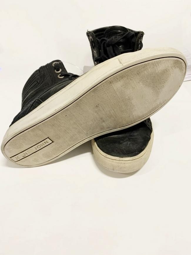 TÊNIS JOHN JOHN DE COURO CANO ALTO