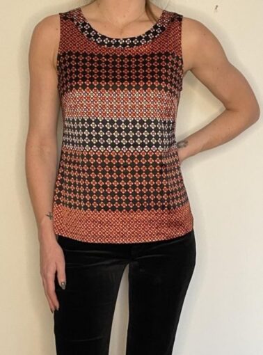 BLUSA COM DOIS TONS DE TECIDO