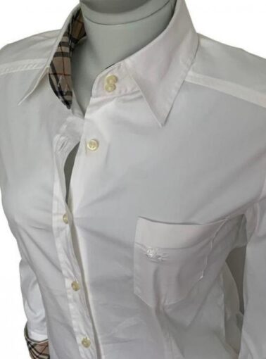 CAMISA BURBERRY LONDON BRANCA COM DETALHES NOS PUNHOS